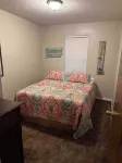 Charming 2-bedroom fishing cabin located near Lake Sam Rayburn - 3-Star