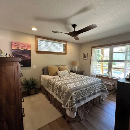 Vista Views of the Smoky Mountains and Close to Bryson City!