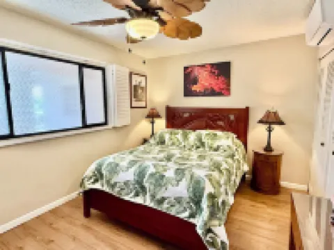 Seaside Surf Spot Oceanfront 1-bedroom in Ma'alaea with AC