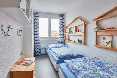 Cozy Apartment with Lake View for 6 Guests Hotels in 