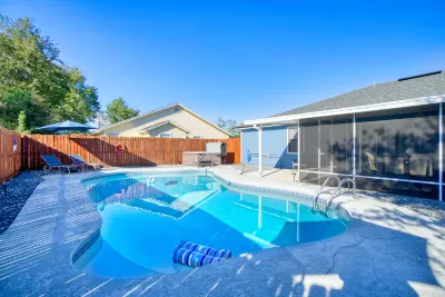 Heated Pool, Firepit and Grill - Wholesome Inviting Oasis Hotels near Publix Super Market at Argyle Village
