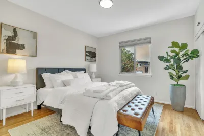 Spacious 4Bedroom/4Bathroom Home Near SF, SFO. Golfing, Beaches & Nature