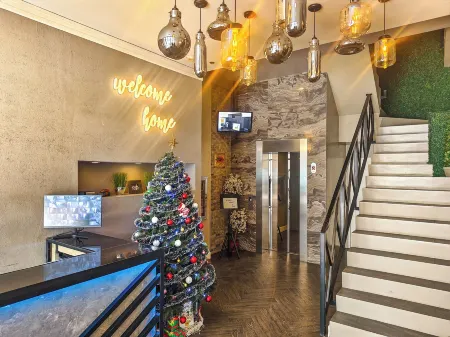 Voss Condominium Отели рядом с достопримечательностью «Iglesia Ni Cristo Lokal Ng Templo Central»