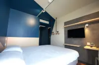 宜必思快捷盧代阿克賽車場酒店 - 酒吧
