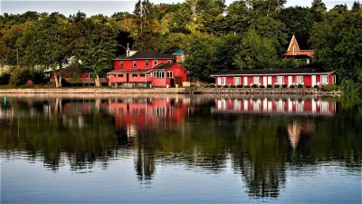 The Water's Edge Inn Hotels in Trent Hills