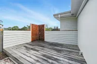 Little Darlin' The Shack Hotels in Port Arthur