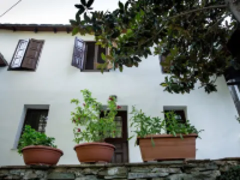 Secluded Cottage Guesthouse in the Mountains Hotels in Makrinitsa