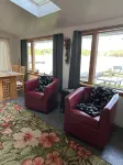 Charming 2-bedroom cottage on Loon Lake