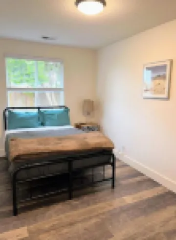 The Bluff House ~Upgraded & Close to town II Hotels in McKinleyville