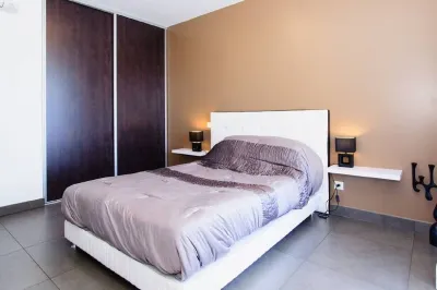 Porticcio: Porticcio rental sea view (T2) luxury apartment 100m from the beach