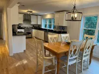 Perfect location! Minutes to beaches! Close to it all!