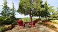 Hilltop Yosemite Retreat w/ Views, Hot Tub, Pool, Game Room, Close to Town