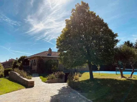 Sagasti-Enea Villa with private pool in the RIOJA Alavesa