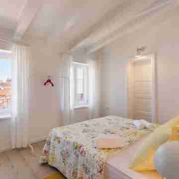Magic terrace apartment among the old rooftops, next to Diocletian's Palace Rooms