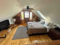 Blue Vista Tobermory Waterfront Cottage