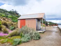 Charming Beach House - Beachfront - Walking distance to Village