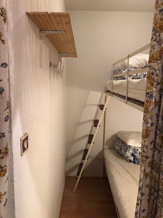 Logement Équipé aux Pieds des Pistes du Seignus Отели рядом с достопримечательностью «Коль д'Ало»