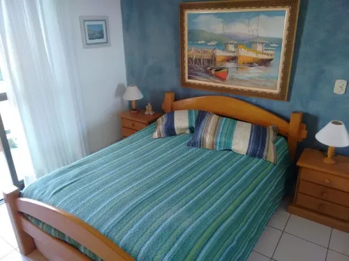 Beautiful fit, standing on the sand with spectacular sea views. Spotless