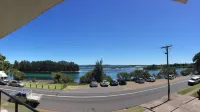 Wallis View - Lake and Sunset Views