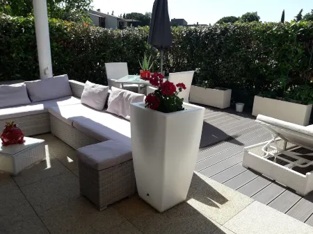 Superb T3 luxury apartment for 4 people with swimming pool. Отели рядом с достопримечательностью «Salin d'Aigues-Mortes»