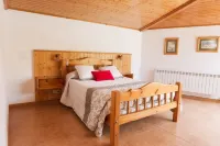 House 800 m from the historic center of the Ria Muros with garage
