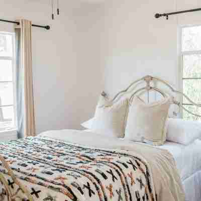 DISCOUNT @The Louie, a Designer central Tucson gem Rooms