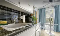 Sunny Stylish, Cozy King Condo near Lake & Downtown