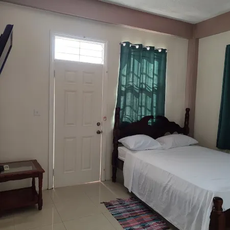 Iso’s Vacation Rental Apartment #7