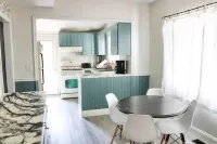 Spacious House with PARKING & Ideal for Long Stays 오스위고 호텔