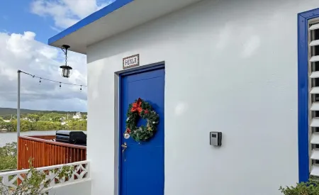 Beach House with Pool in Playa Santa - Casa Perla Отели в г. Монтальва