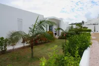 LITERALLY OCEANFRONT VILLA ALABASTER, DAWN BEACH w private pool ~ Owners' site - 4 stjerner