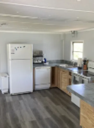 2br 1 bath lake getaway 1 block from lake, easy walk