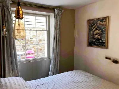 Lovely beachfront Apartment with private courtyard