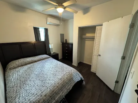 Central ICT.X Отели рядом с достопримечательностью «The Keeper of the Plains»