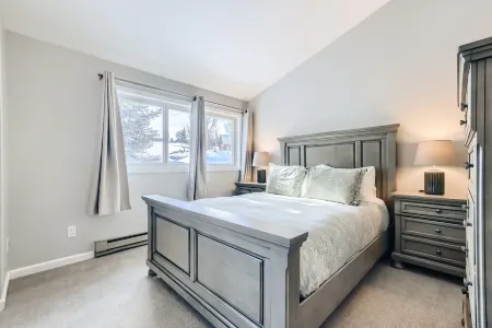 Renovated townhome in Homestead community of Edwards