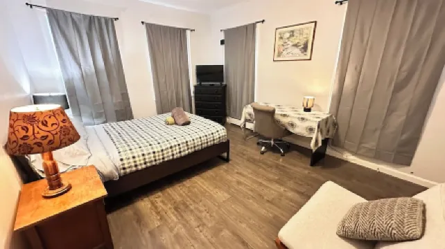 4 Bedroom 2 Bathroom Home Close to Metro, Near Central Boston & Cambridge