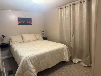 Country Gem - completely private home with large outdoor space. Hotels near Jaymar Travel Park