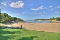 Comfortably furnished apartment, 300 m to the beach