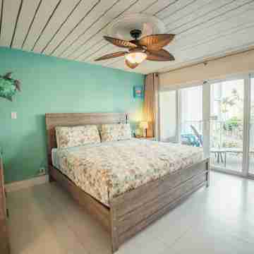 Seven Mile Beach -2nd Floor Beach View at Sunset Cove Rooms