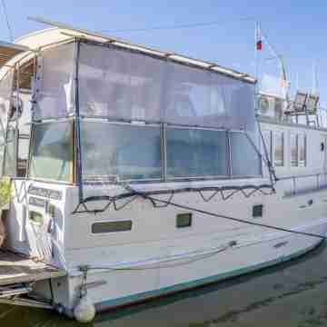 Love Boat Vintage Hotel Exterior