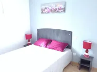 Villa T3, private terrace & parking. Wifi Fibre, Swimming pool, Shops, Beach 50m!