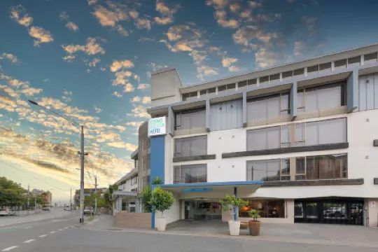 Cosmopolitan Hotel and Apartments