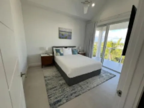 Discounted Summer rates! Grace Bay New Luxurious home 3+ Bedrooms & Pool