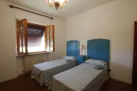 3 Bedroom Private vacation home in Botontano Hotels in Cingoli