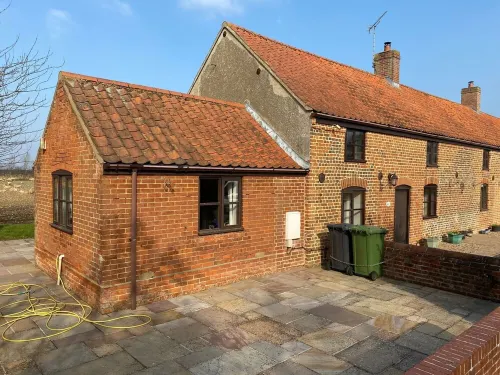 Two Brickground Large Victorian Cottage With Beautiful Garden