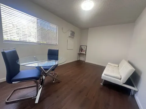 An elegant, fully furnished guest house for 2-4 guest in San Diego