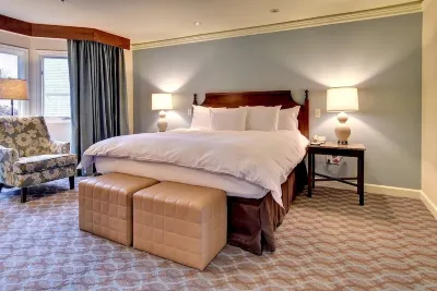 Luxury Riverfront Condo w/ sunrise & sunset views 킹스밀 레크리에이셔널 사커 공원 주변 호텔