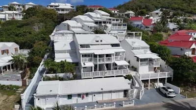 5 min From Orient Bay - Perfect Condo