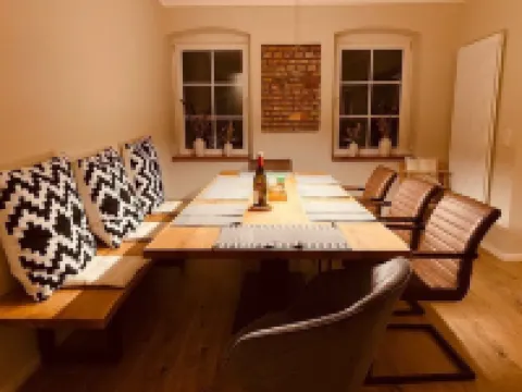 Old smithy, 8 persons, 2 bathrooms, 4 bedrooms, downtown, quiet, wifi