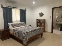 Clase Azul Suite - Spacious 2 bdrm 2 bath unit located 1 block from the beach